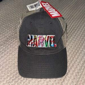 NWT Marvel Black and Gray Logo Cap